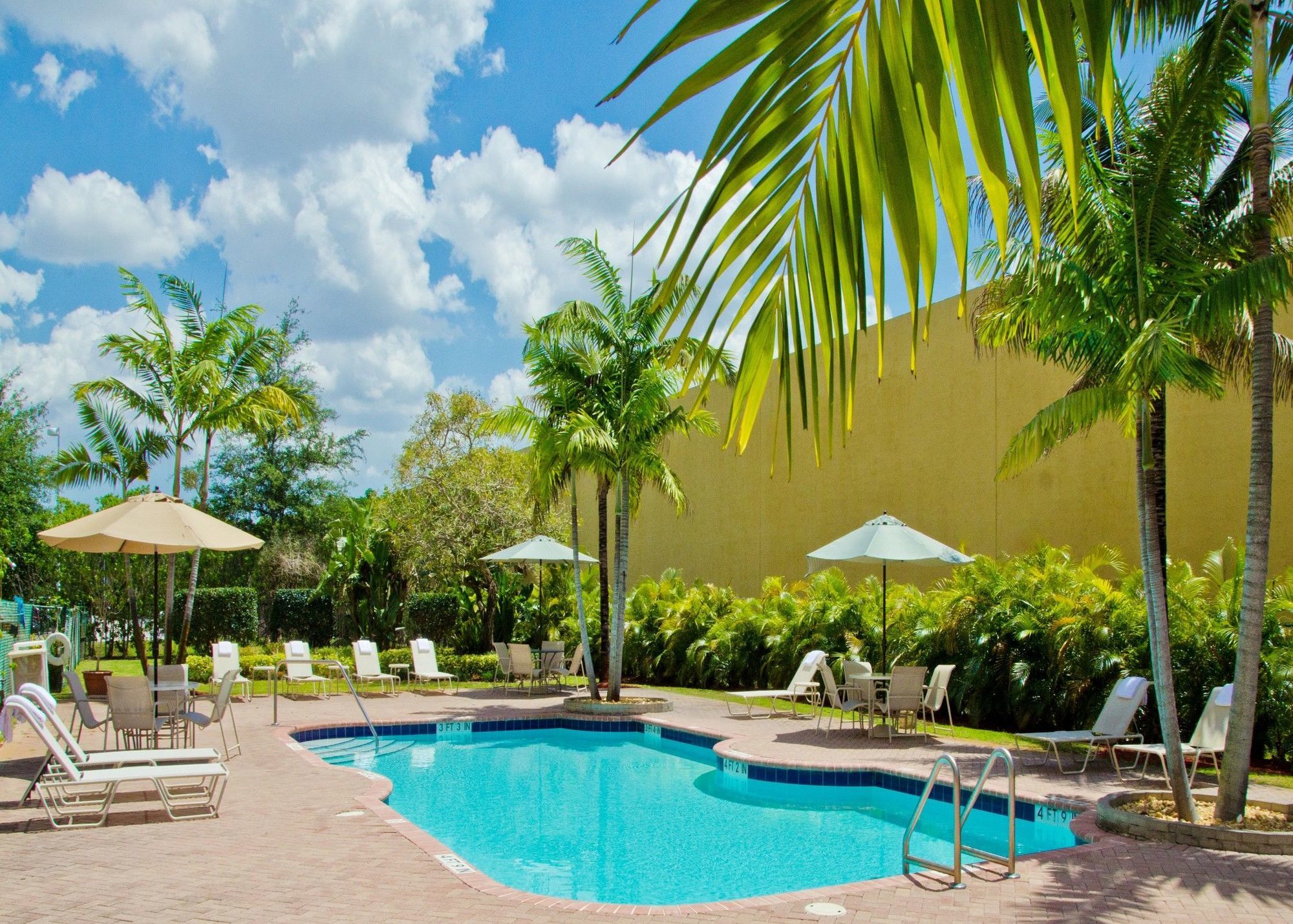 Best Western Plus Miami-Doral/Dolphin Mall מראה חיצוני תמונה